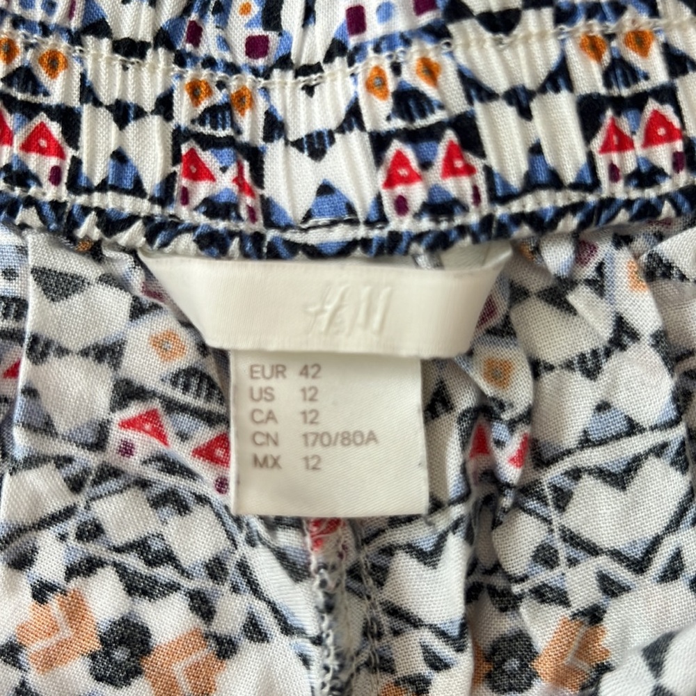 Patterned Shorts - Picture 3 of 3